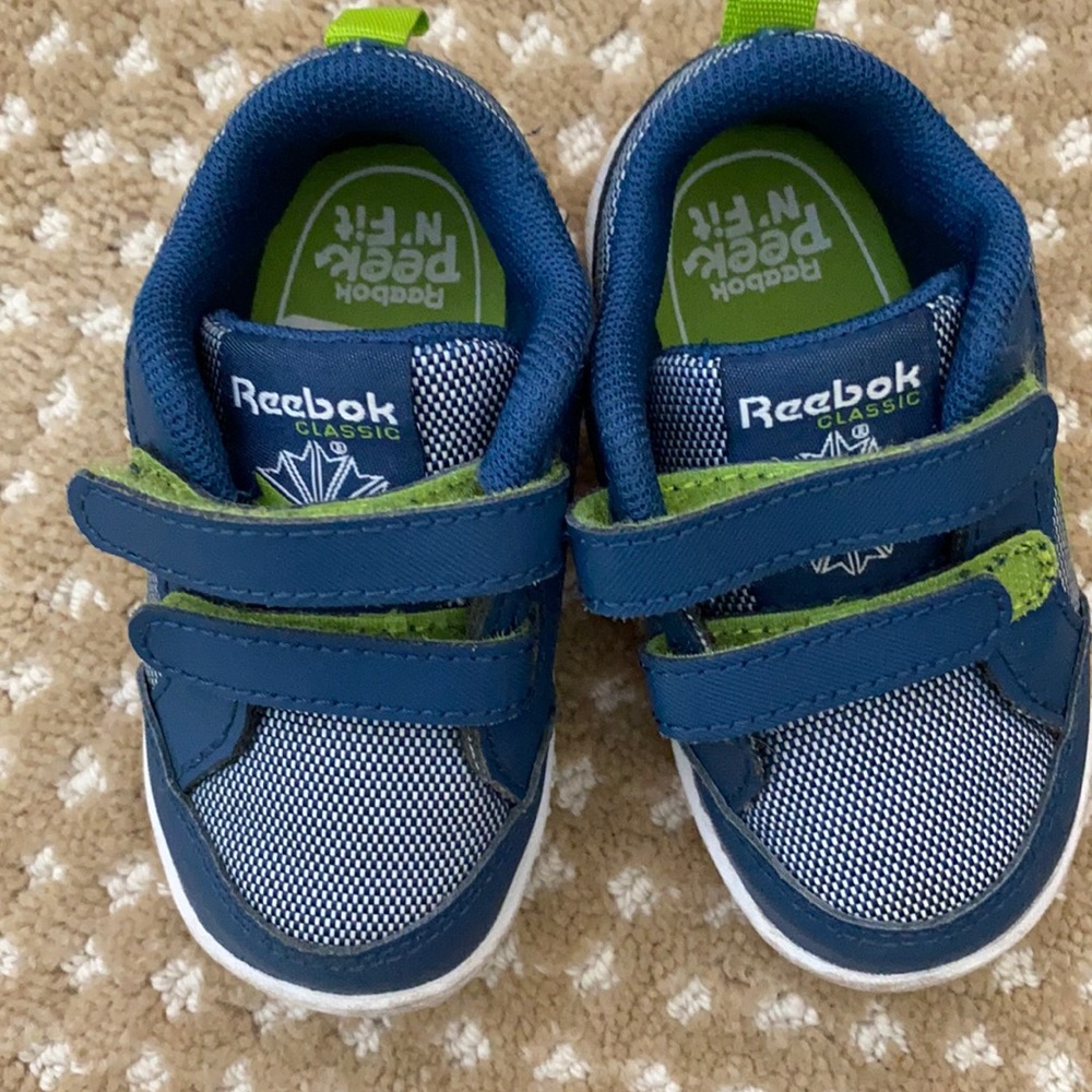 Reebok Peek an’ Fit  Toddler Size 4